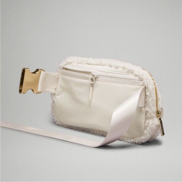 Lululemon Everywhere Belt Bag Fleece White and Gold NWT - Picture 3 of 14